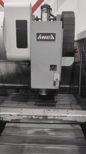 VERTICAL MACHINING CENTER AWEA BM-1100