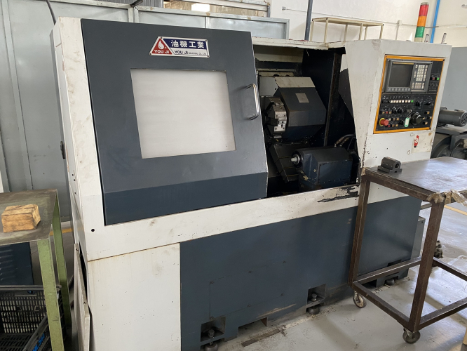 Inclined Bed Lathe YOUJI YH-25A