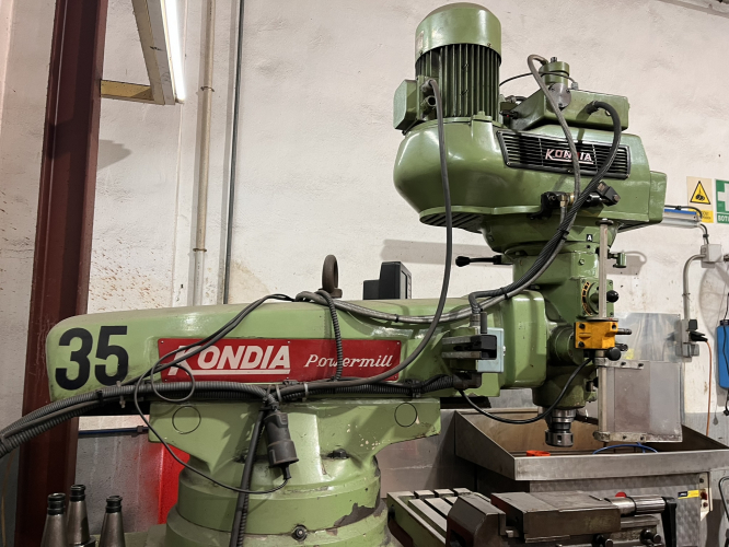 MILLING MACHINE KONDIA KP-90