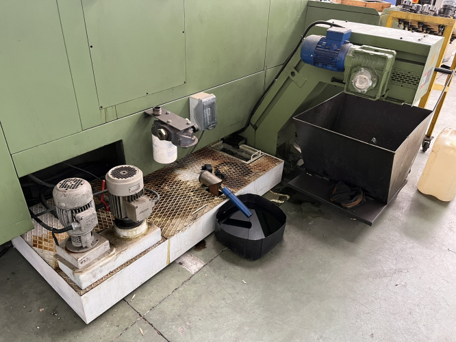 KONDIA CM-1650 MACHINING CENTER