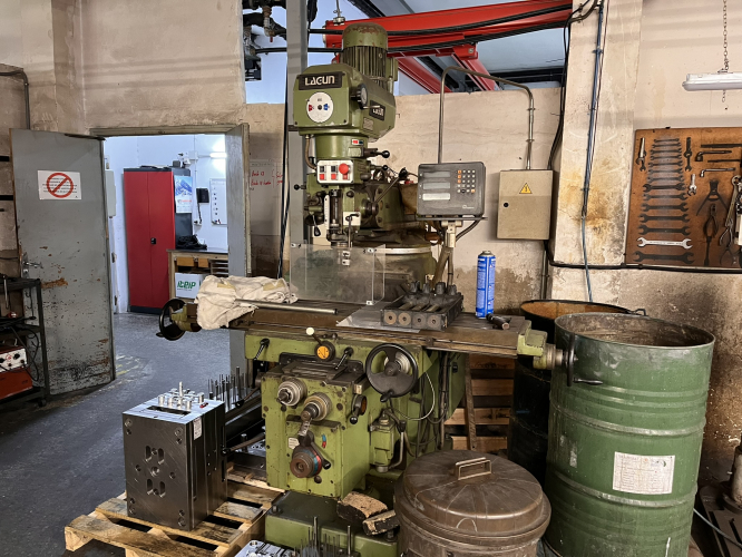 FRESADORA DE TORRETA LAGUN FTV-4