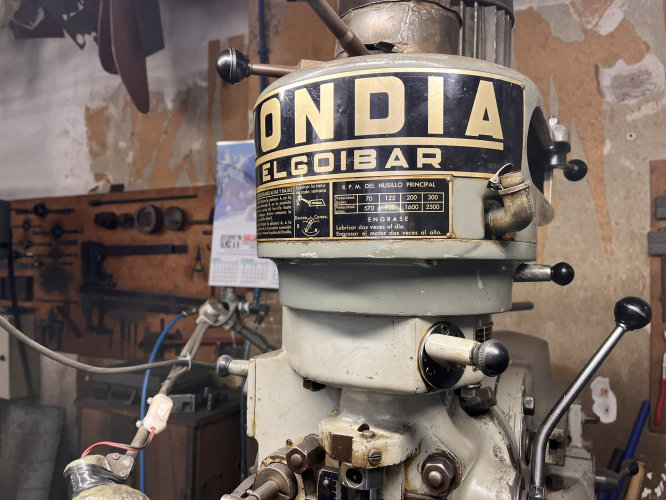 FRESADORA KONDIA