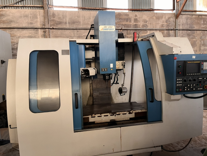 JOHNFORD VMC X?1050 CNC VERTIKALES BEARBEITUNGSZENTRUM