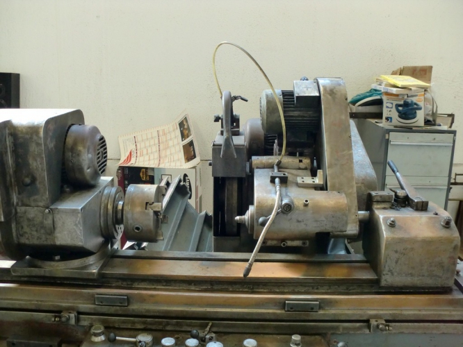 GRINDING MACHINE DANOBAT RE800A