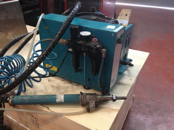 AUTOMATIC SLEEPER-SCREW DRIVER MACHINE WEBER