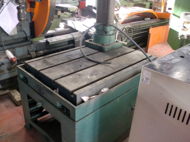 TALADRO RADIAL VOEST